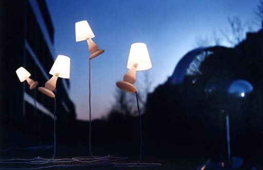 schwebende-nachttischlampen